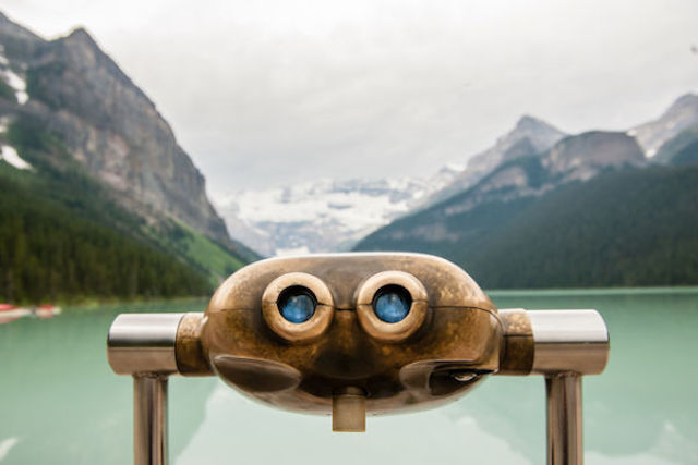 coin operated binoculars feature