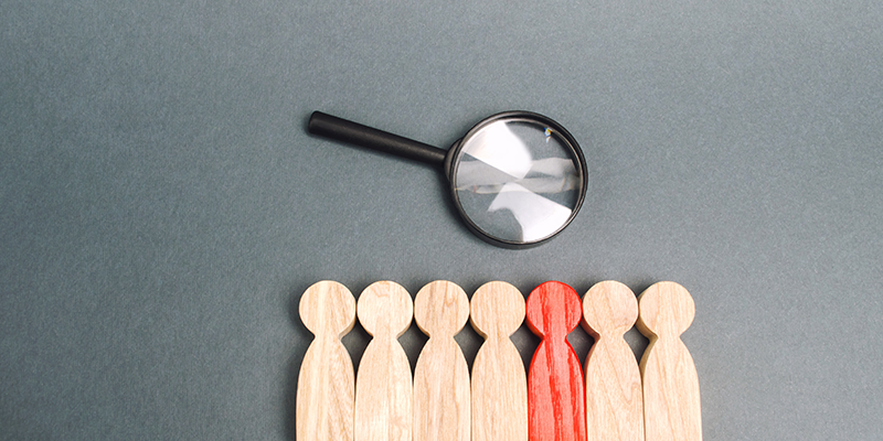 forensic-investigations-suspects-lined-up-magnifying-glass