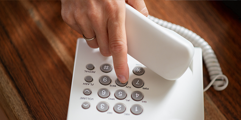 picking-up-the-phone-calling-forensic-investigator.